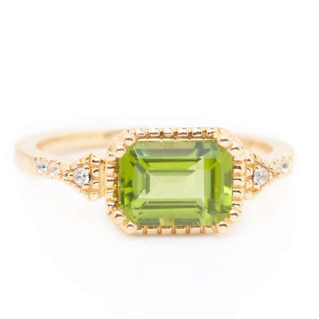 Ladies 14kt Yellow Gold 1.79ct Peridot and 0.05cts Diamond Ring
