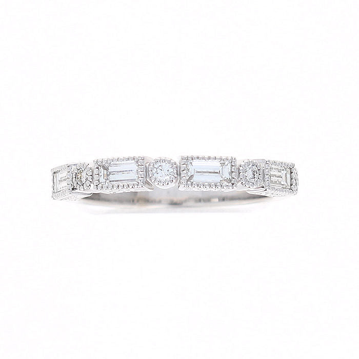 Ladies 14kt White Gold 0.64cts Baguette and Round Diamond Wedding Band