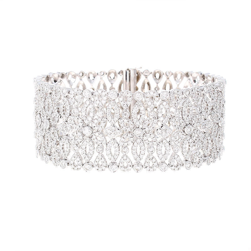 Ladies 18kt White Gold 15.59cts Diamond Floral Bracelet