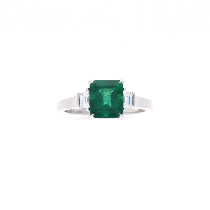 Ladies 18kt White Gold 3.00ct Emerald and Diamond Ring