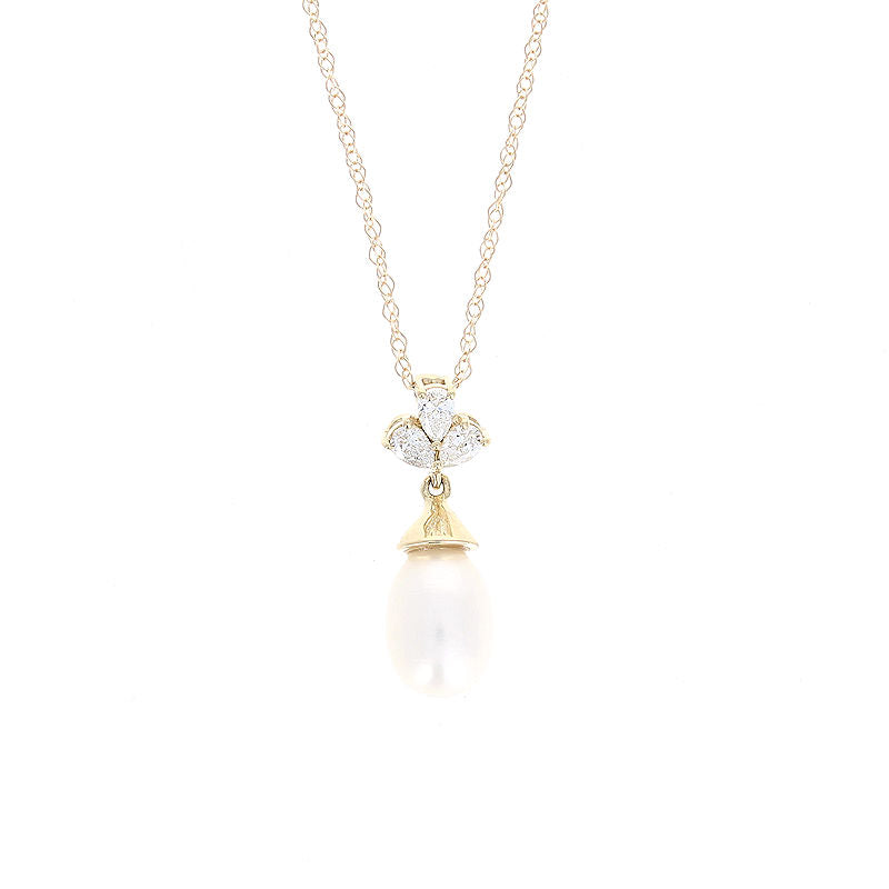 Ladies 14kt Yellow Gold Pearl and 0.15cts Diamond Pendant