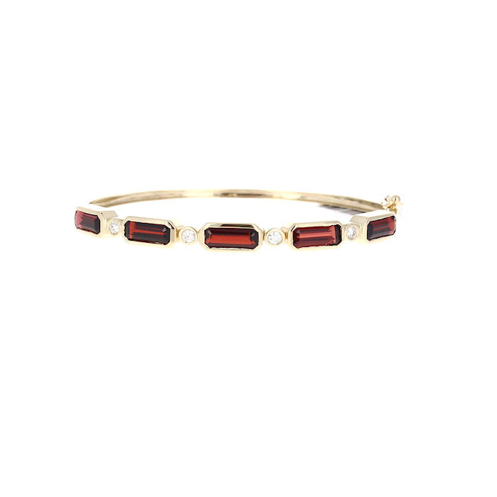 Ladies 14kt Yellow Gold 8.00cts Garnet and 0.16cts Diamond Bangle Bracelet