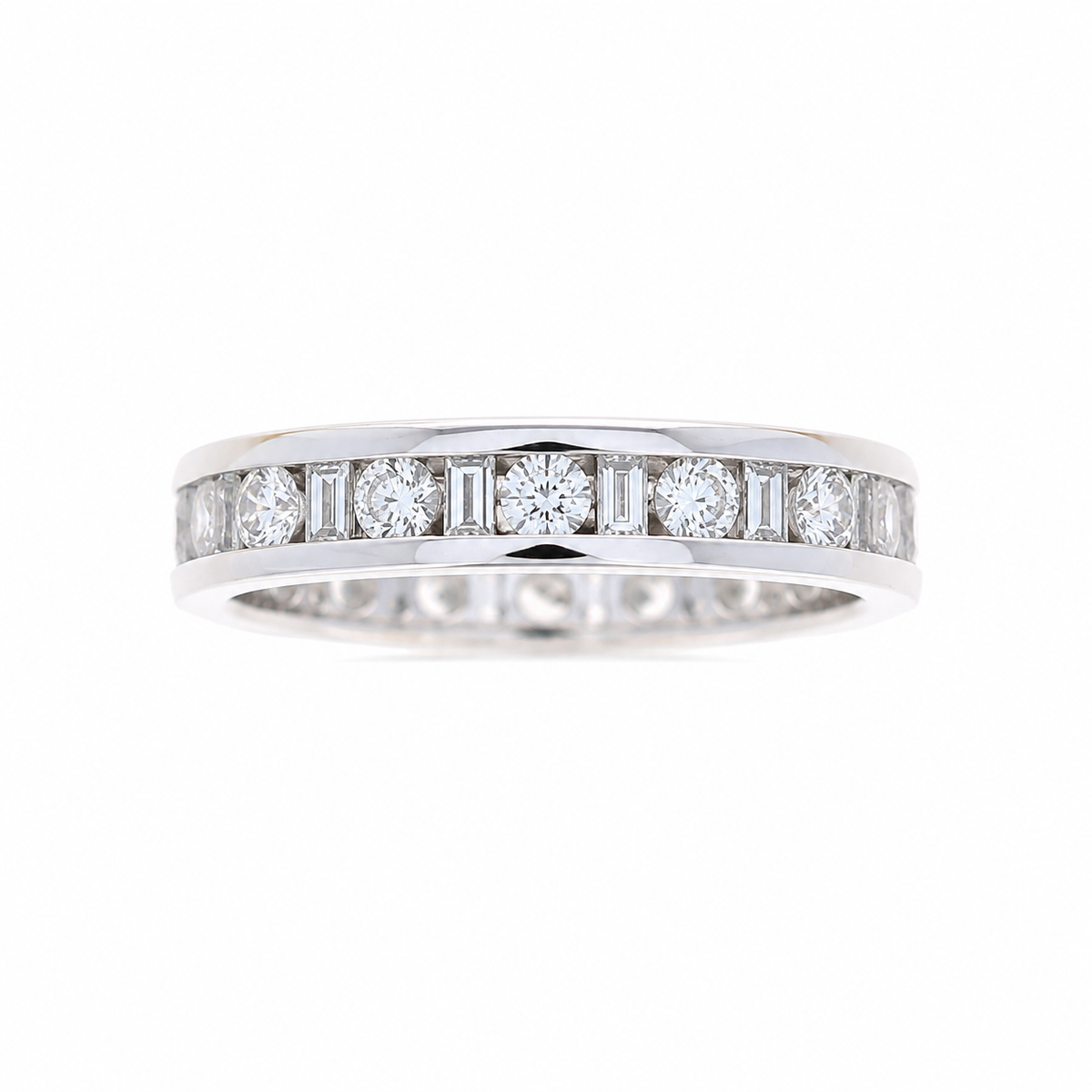 Ladies 14kt White Gold 1.00cts Round and Baguette Cut Diamond Eternity Wedding Band
