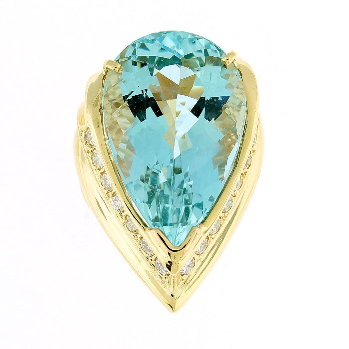 Ladies 14kt Yellow Gold 20.00ct Aquamarine and 0.80cts Diamond Ring
