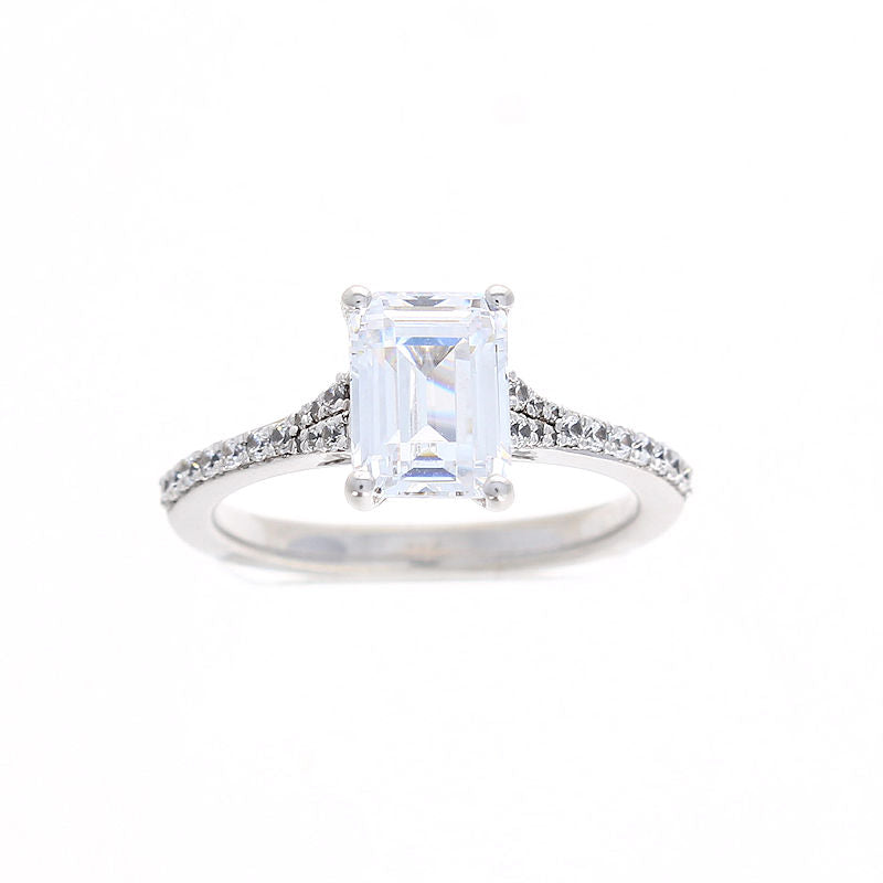 Ladies 18kt White Gold Emerald Cut Diamond Engagement Ring Sample Setting By Simon G