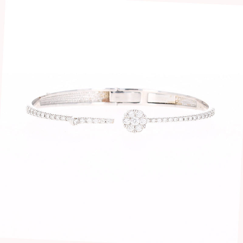 Ladies 14kt White Gold 0.70cts Diamond Bangle
