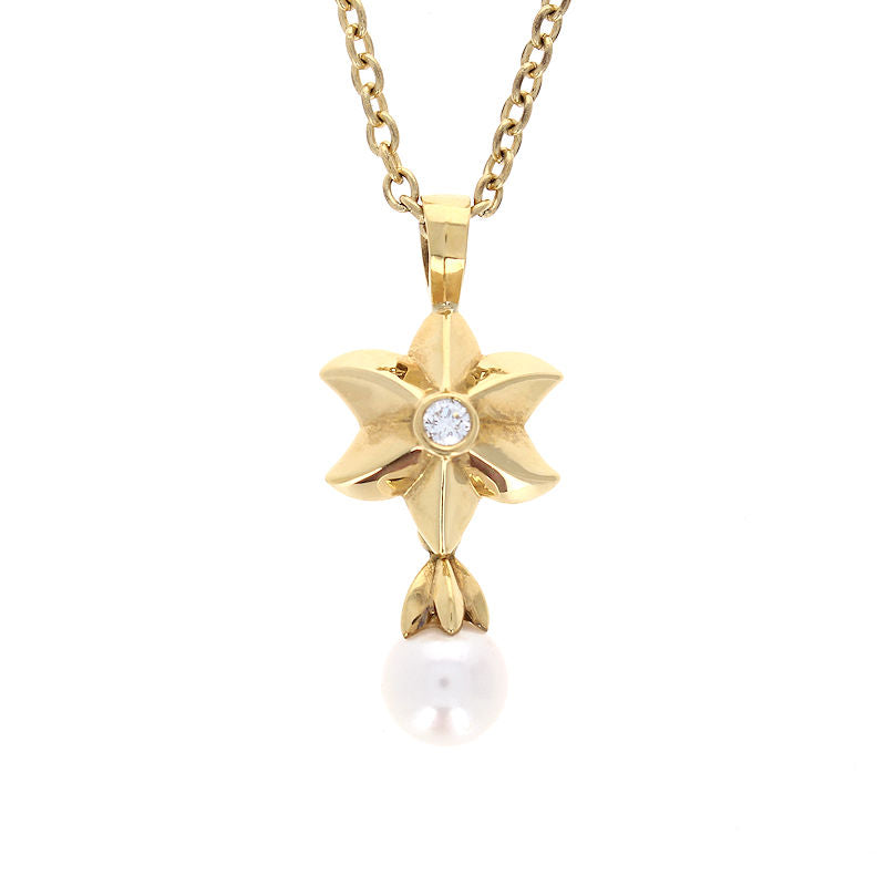 Ladies 18kt Yellow Gold Pearl and Diamond Star Pendant